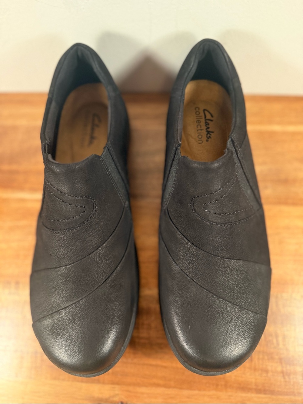 Clarks Carleigh Abby Slip-on Shoes Black Nubuck Leather Size 9 NWOT